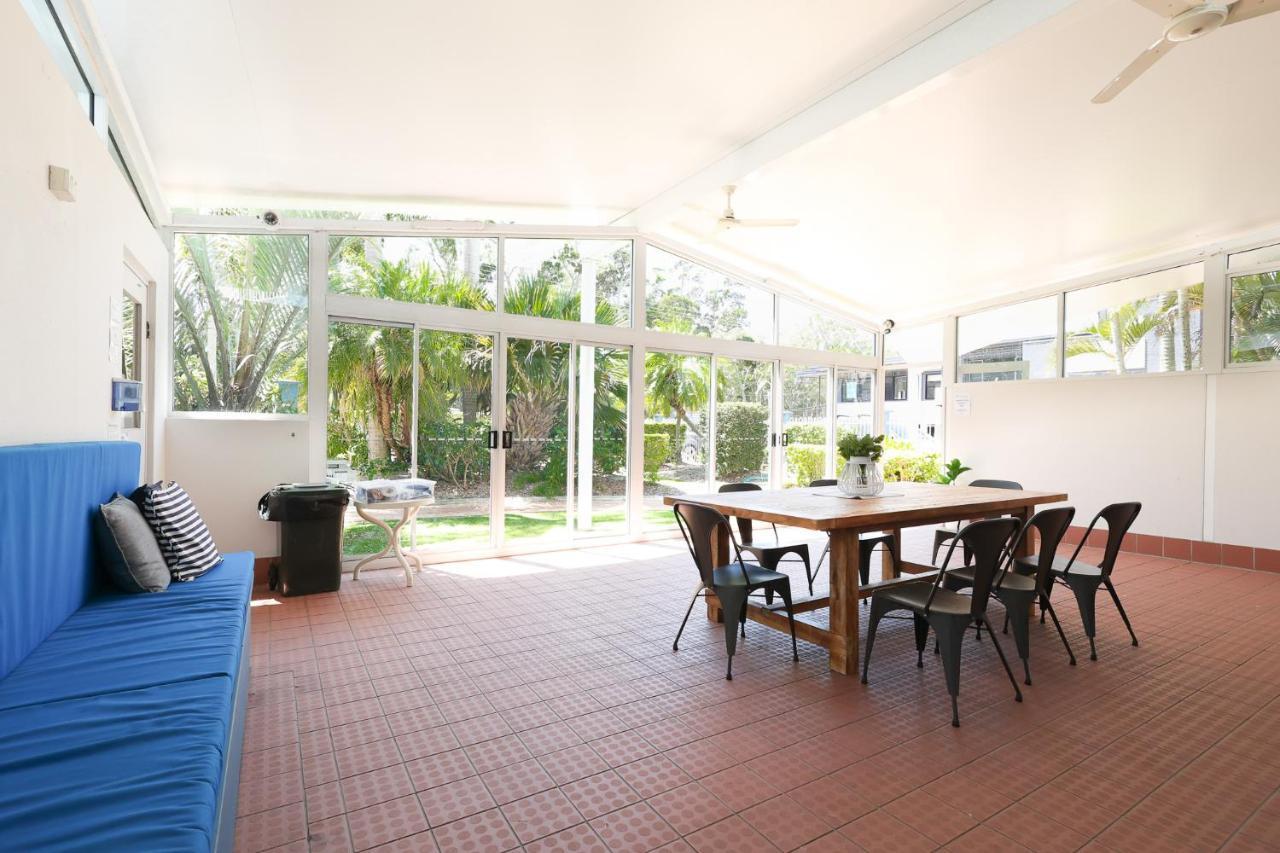 White Crest Apartments Hervey Bay Extérieur photo