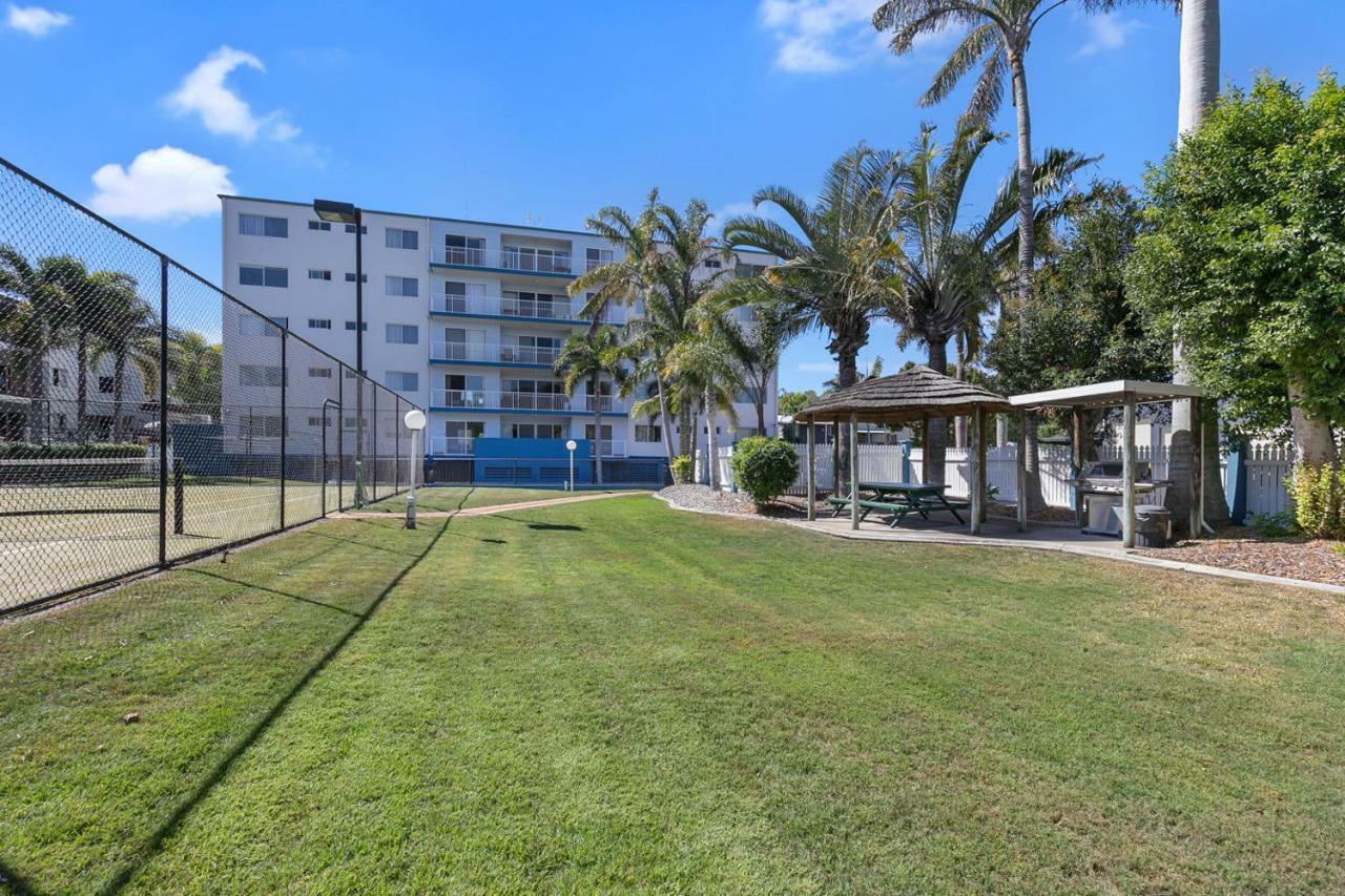 White Crest Apartments Hervey Bay Extérieur photo